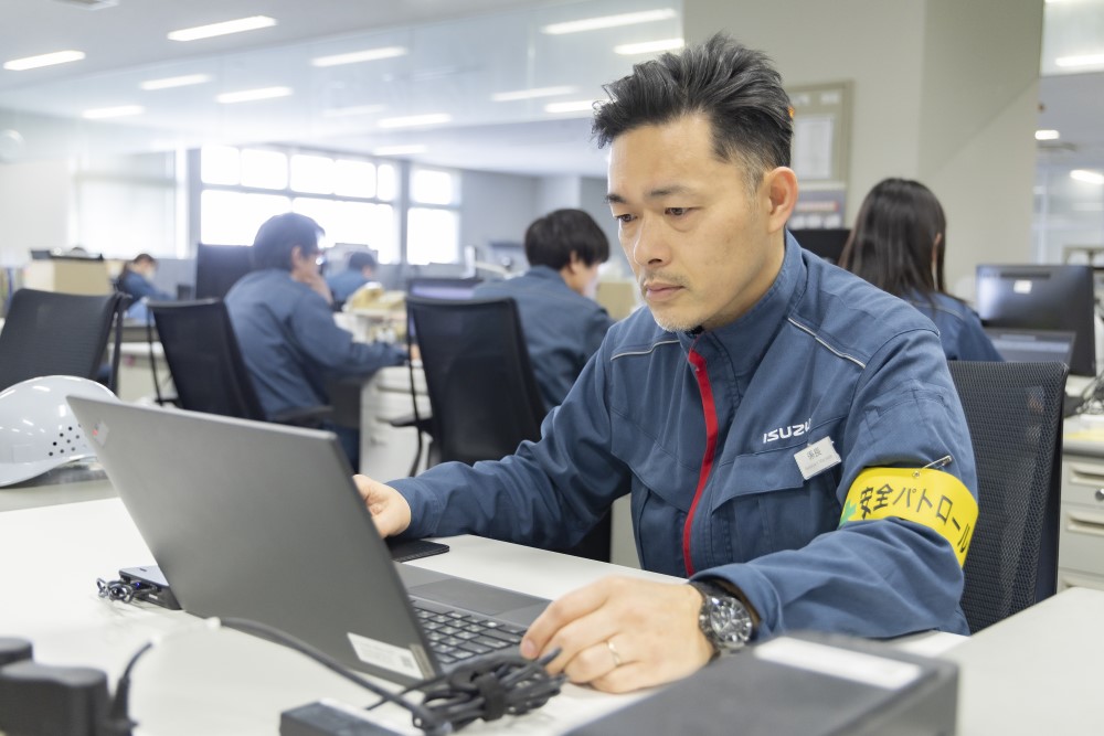 ベテラン社員の作業中の様子
