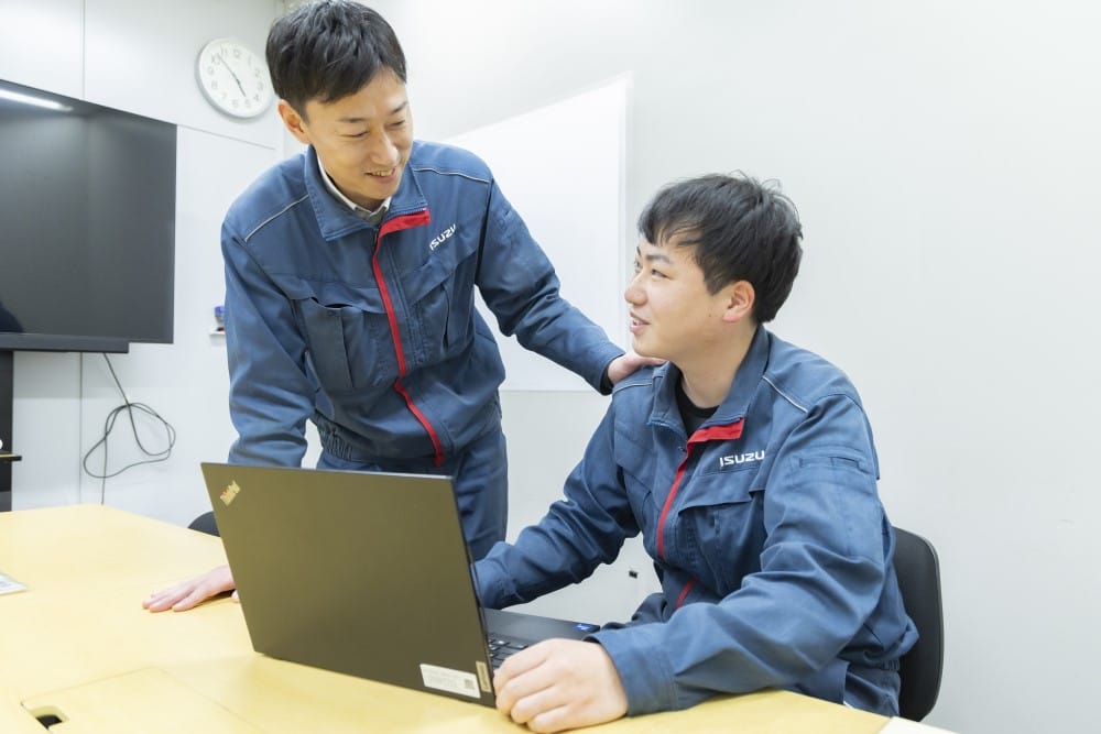 ベテラン社員の作業中の様子